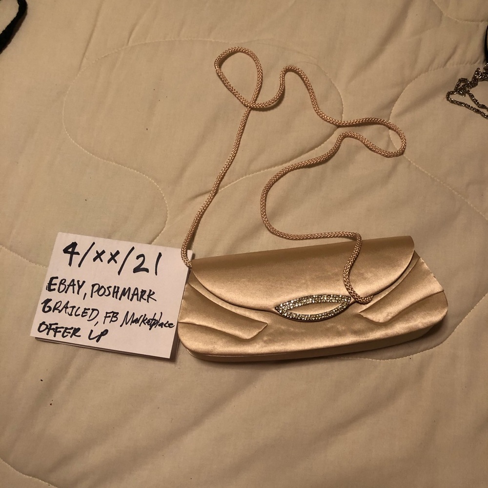 La Regale Shoulder Purse